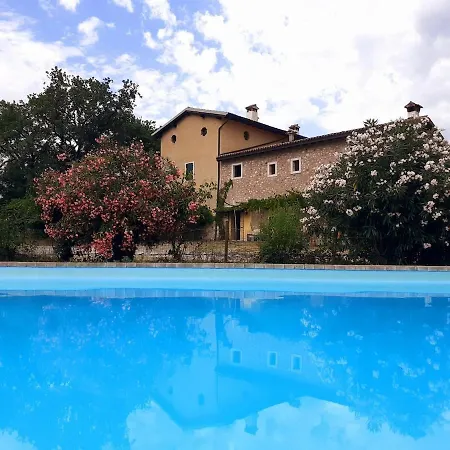 Farnia A 3km Da Garda Daire *